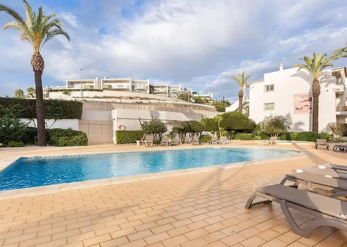 Stylish Pool & Terrace House, Beach 400M, 2 Br