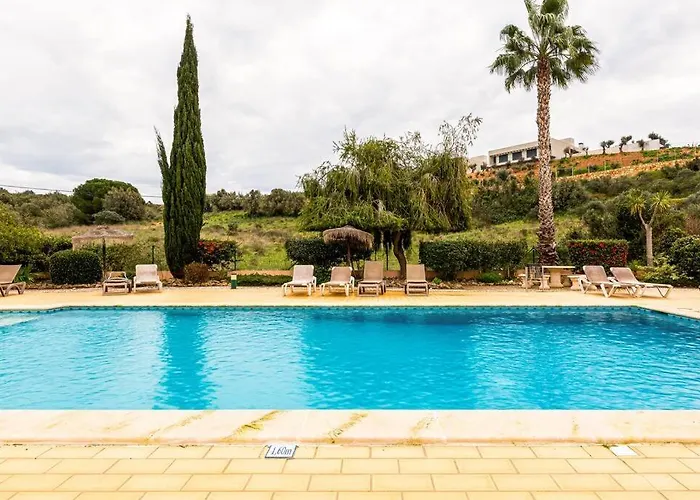 Stylish Pool & Terrace House, Beach 400M, 2 Br